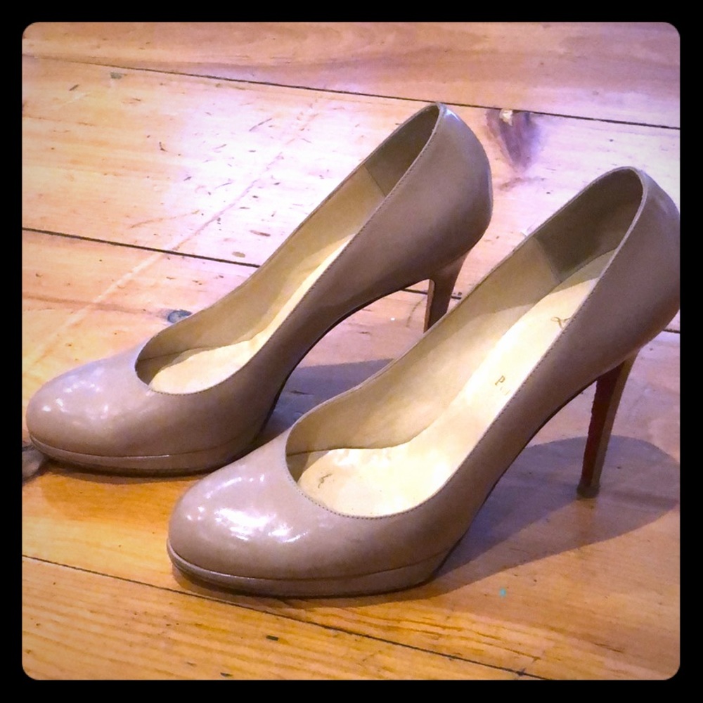 Christian Louboutin Nude Pumps Size 42/10.5